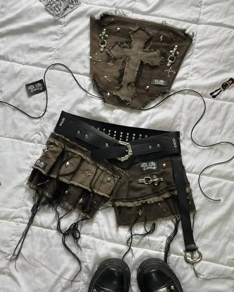 2025 Summer New Women's American New Fashion fashion Cowboy Sewing and Washing Old Two piece Women's Folded Skirt Set Street Wear New Design