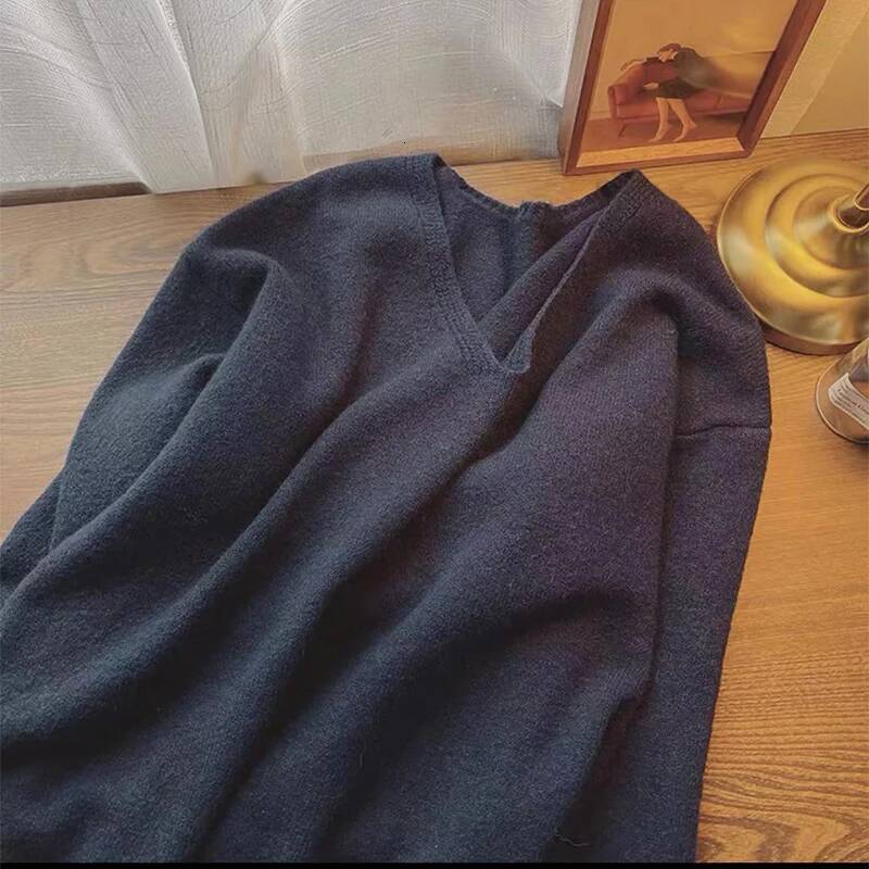 Basic Vintage Long Sleeve Bottoming Sweaters Women Autumn Winter Soft Warm V-Neck Pullovers Elegant Loose Fit Age-Reducing Tops dongdumaoyi