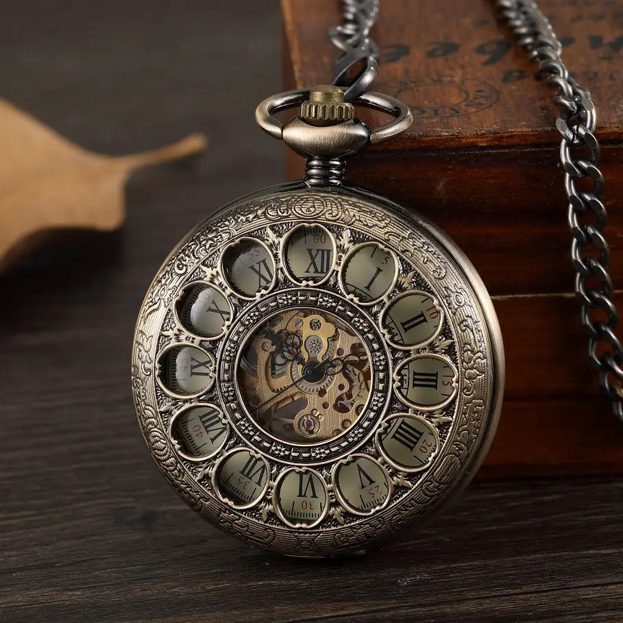 Antique Round Hollow Nostalgic Mechanical Pocket Watch Retro with Chain Steampunk Clock Mens and Womens Jewelry Necklace 250807