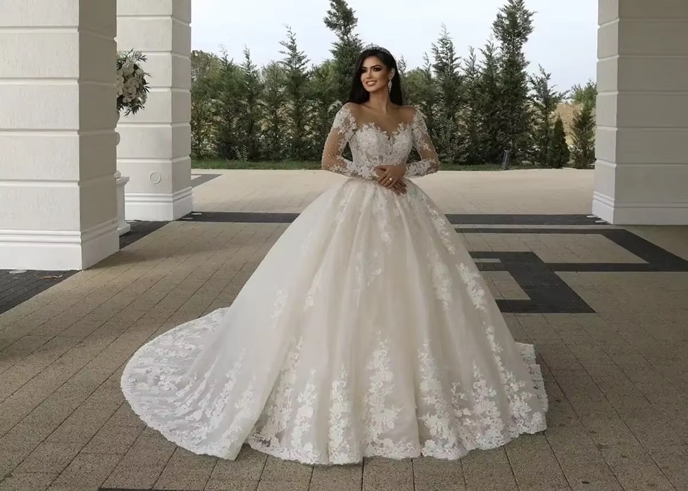 Elegant Illusion Neck Church Wedding Dresses Long Sleeves Lace Applique Beading Brids Gowns Ball Gown Women Vestidos de novia