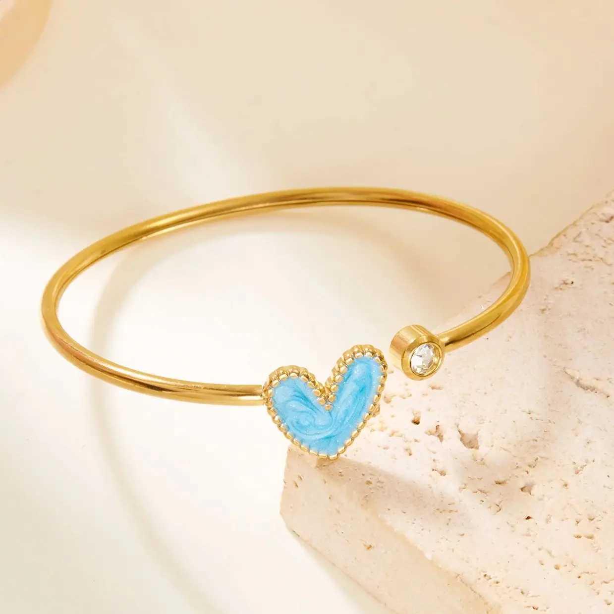 New Trendy Gold Plated Simple Heart Cuff Bangles for Women High Quality Stainless Steel Crystal Bracelets Waterproof Jewelry Z250807