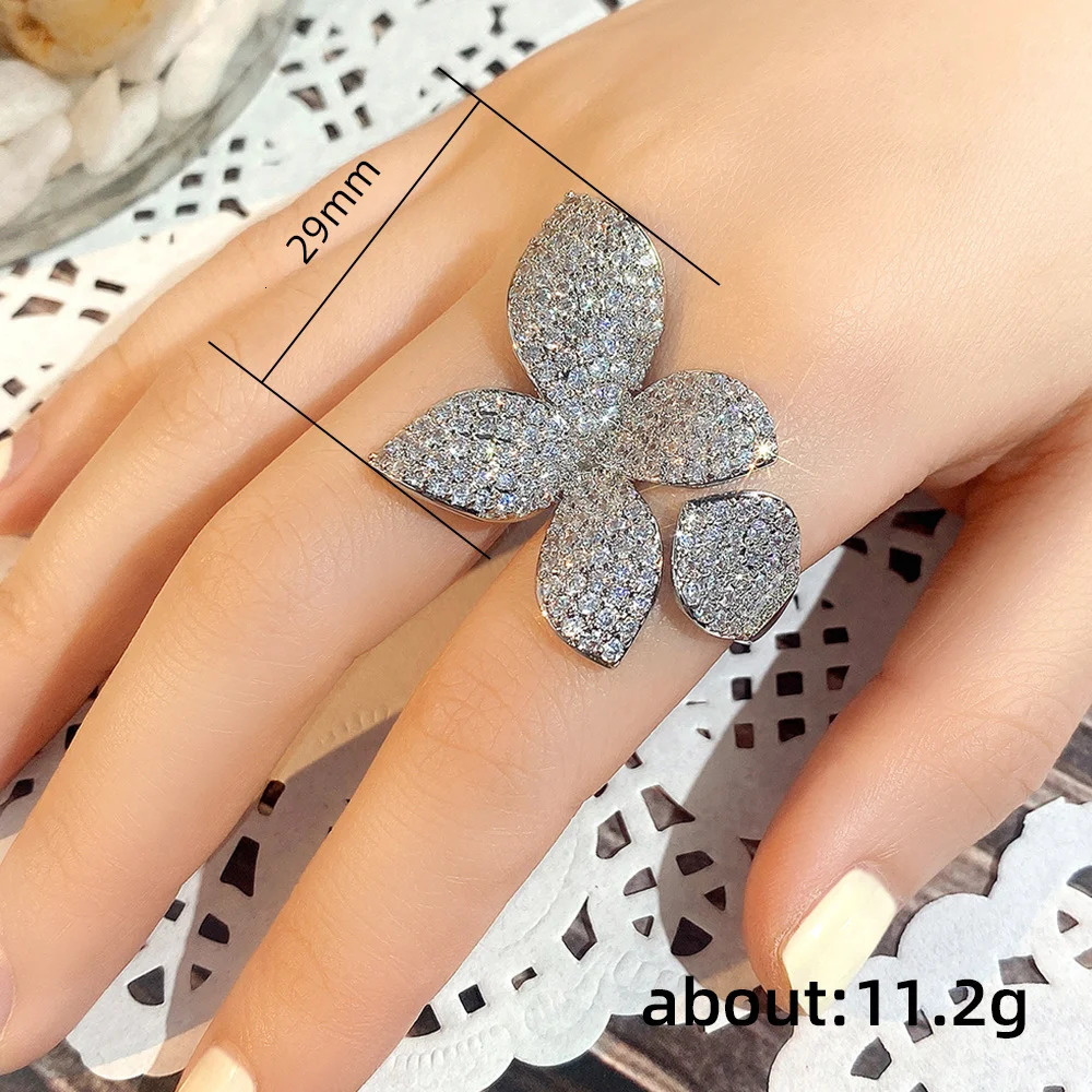 100% Hyperbole Sparkling Flower Opening Rings for Women Full Bling Iced Out Wedding Party Accessories Aesthetic Jewelry 250717