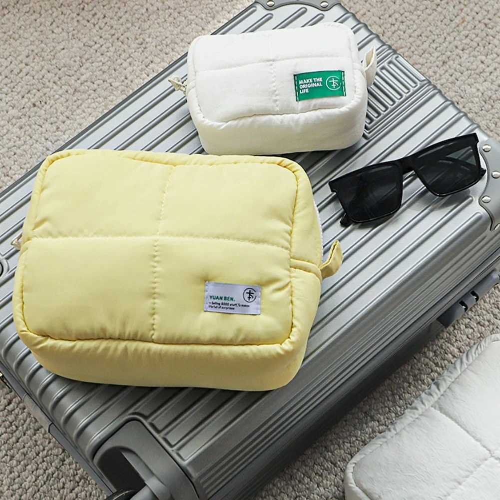 100% Quilted Makeup Bag Makeup Storage Bag Aesthetic Cosmetic Holder Bag Waterproof Puffer Cosmetic Pouch Outdoor Travel Bag Y250808