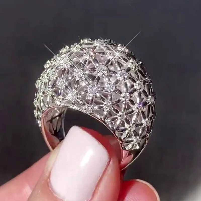 925 Sterling Silver Luxury Party Ring Hollowed Female Anniversary Accessories with Brilliant Zirconia Gorgeous Finger Jewelry Y250808