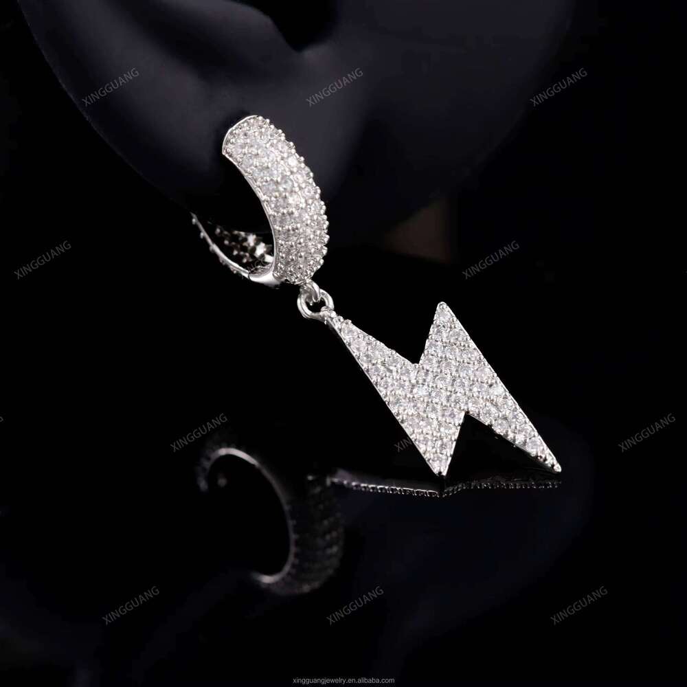 New Style Hip Hop Jewelry Lighing S Sier Gold Plated Ice Out VVS Moissanite Dia Custom Earrings for Men