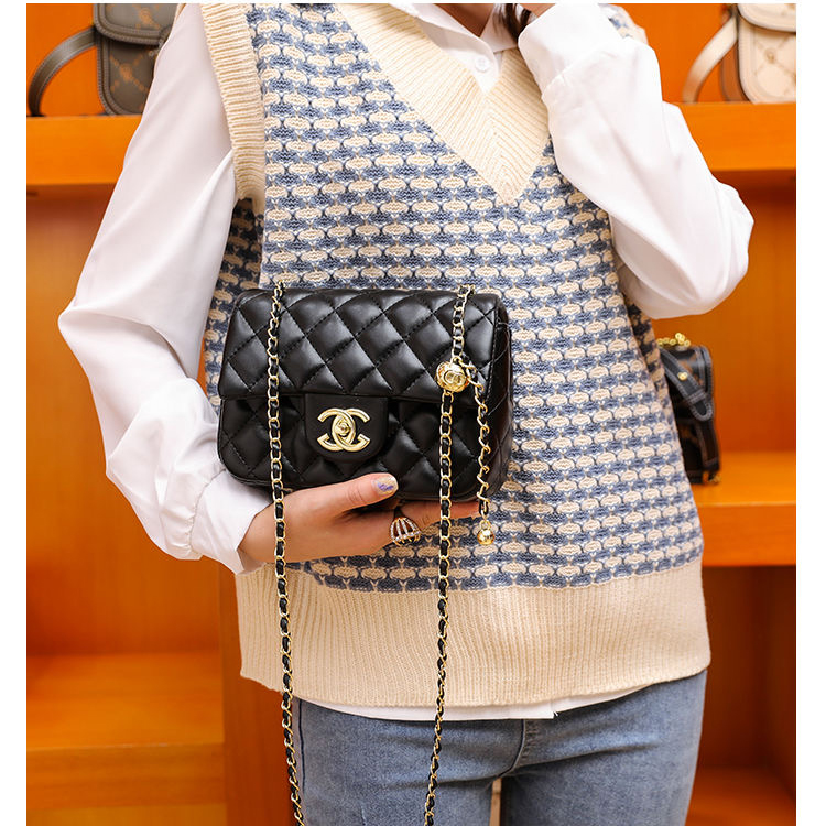 Designer bag classic shoulder bag black crossbody bag diamond grid bag iconic double letter lock mini bag metal golden ball chain women's banquet