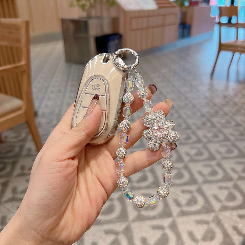 New Clay Bear Crystal Bracelet Creative Rhinestone Exquisite Bead Chain Car Keychain Bag Pendant