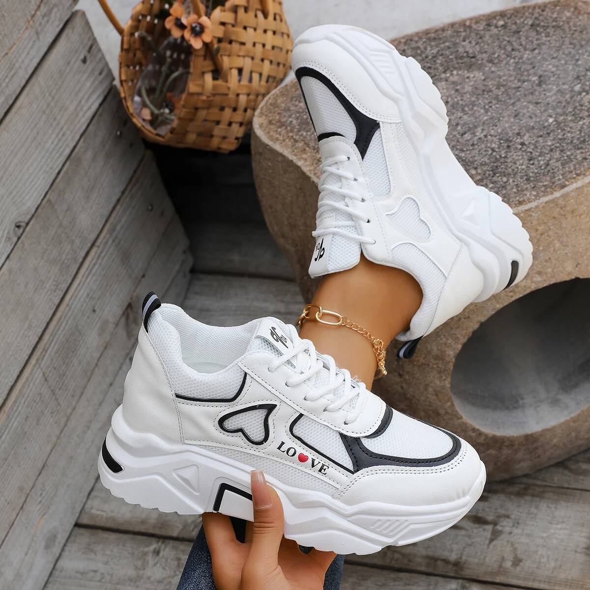 Fashionable New Style Low-cut Casual Walking Spring/autumn Round-headed Comfortable Anti-slip Sports Shoes for Women ddmysaturn