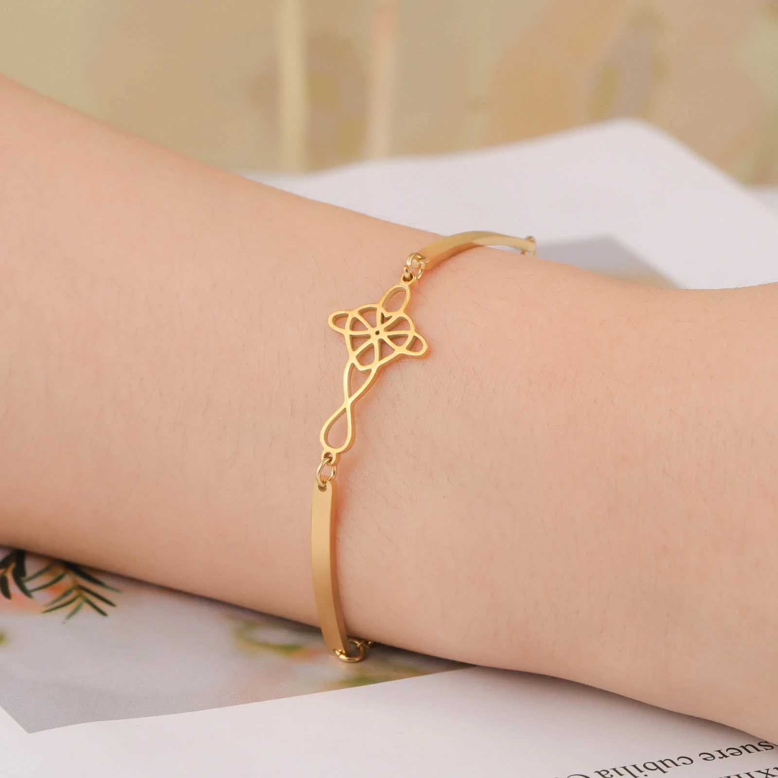 Love Witch Knot Pendant Bracelet Stainless Steel Womens Creative Fashion Jewelry Celtic Knot Talisman Christmas Jewelry Gift Z250807