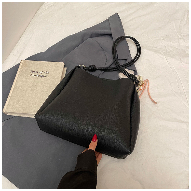 2025 Autumn New Women s Shoulder Bag Large Capacity Women s fashion Fresh and niche Handbag Cute Pendant Autumn New Designer Bag New Women s Crossbody