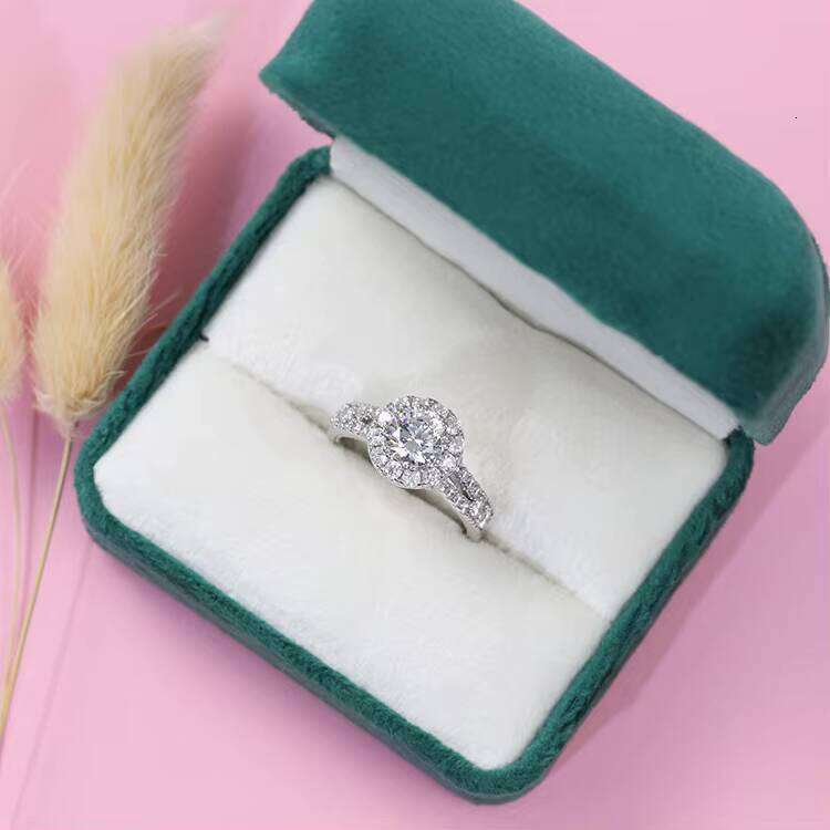 Fine Jewelry 10k/14k White Gold Wedding D Color VVS Clarity Moissanite Dia Ring for Women