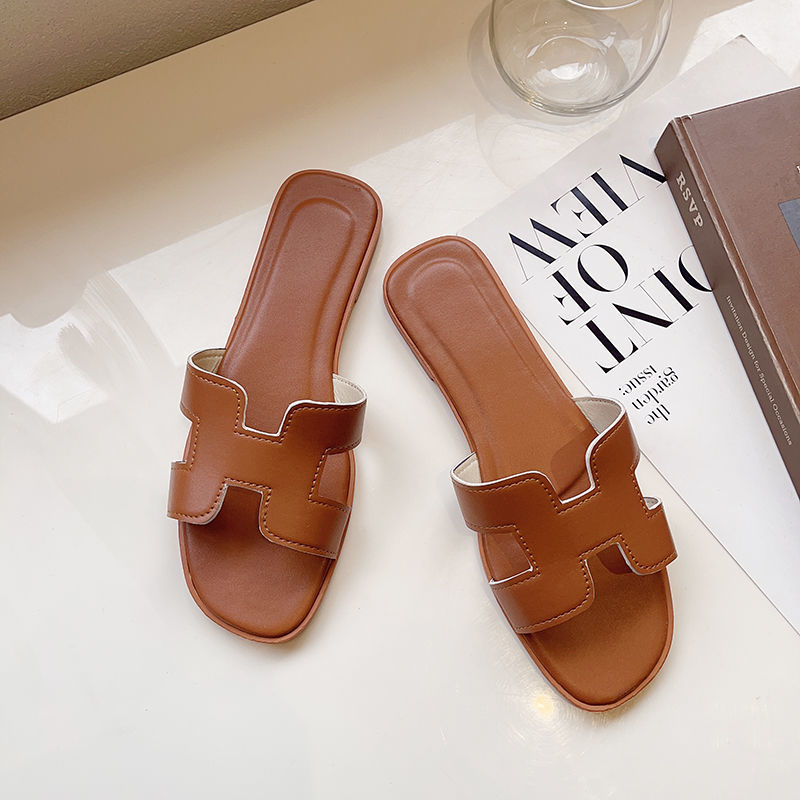 Designer slippers classic slippers women's summer flat bottom fashion new style of sandals for outdoor wear beach travel shoes one-piece slippers