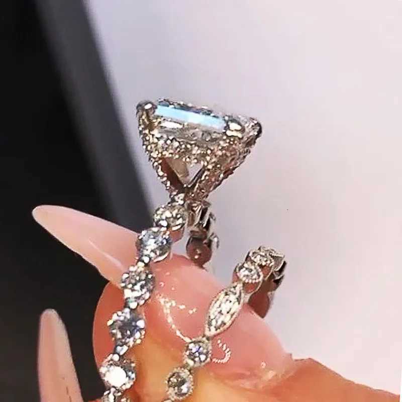925 Sterling Silver Rings for Women with Geometric Square Crystal Cubic Zirconia Bridal Wedding Party Rings Fashion Jewelry Y250808