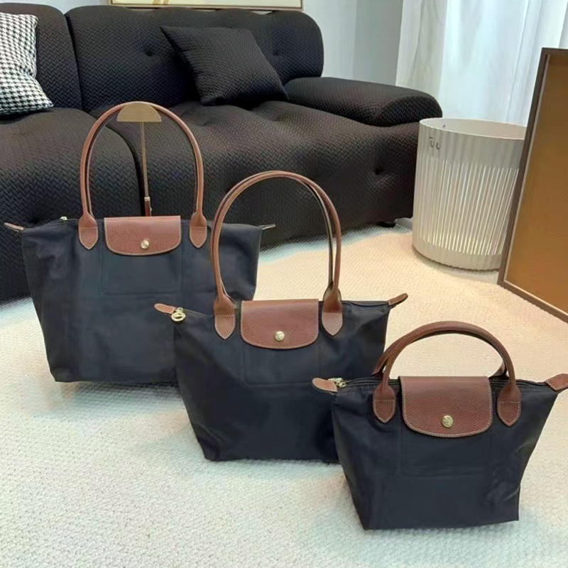 Designer bag New shoulder large capacity tote bag woven casual shoulder bag Classic handmade bag Classic elegant unique temperament beach bags lucky 001