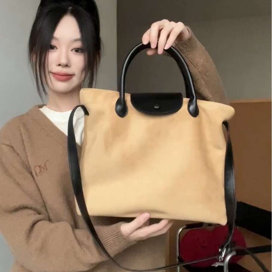2025 New Korean bags Matte Large Capacity Tote Designer Handbag Luxury Crossbody Briefcase High-end Commuter Shoulder Bag