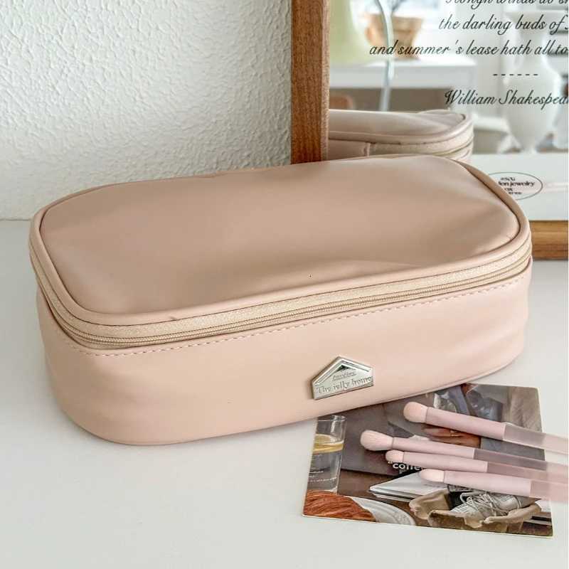 Solid Color Rectangle Makeup Bag Minimalist Travel Cosmetic Case High End Toiletry Organizer Pouch Y250808