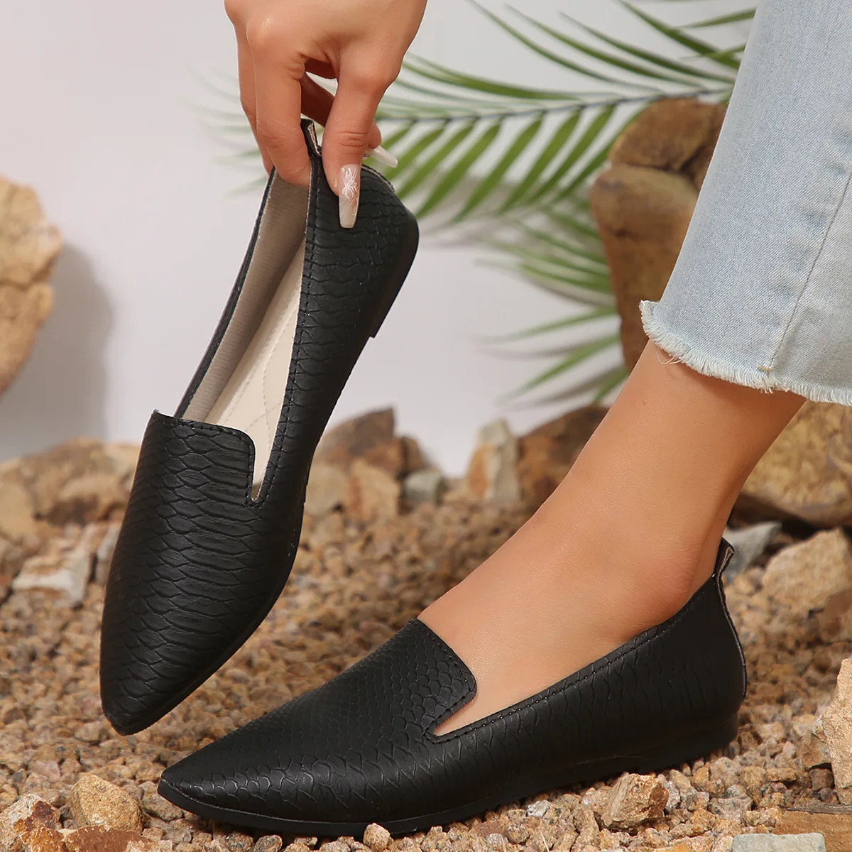 Womens Shoes PU Leather Loafers Ballet Flats Pointed Toe Barefoot Slip-on Casual Low Heel Fashion Stone Pattern Woman Flat Shoe 250805
