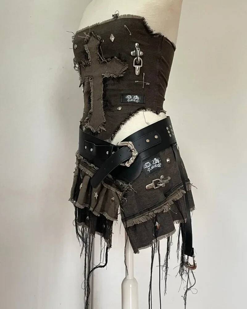 2025 Summer New Women's American New Fashion fashion Cowboy Sewing and Washing Old Two piece Women's Folded Skirt Set Street Wear New Design