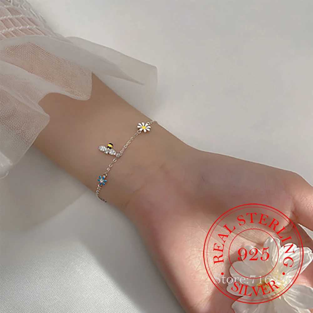 925 Sterling Silver Daisy Bee Charm Bracelet For Women Girls Party Wedding Trendy Bangle Jewelry Accessories Z250807