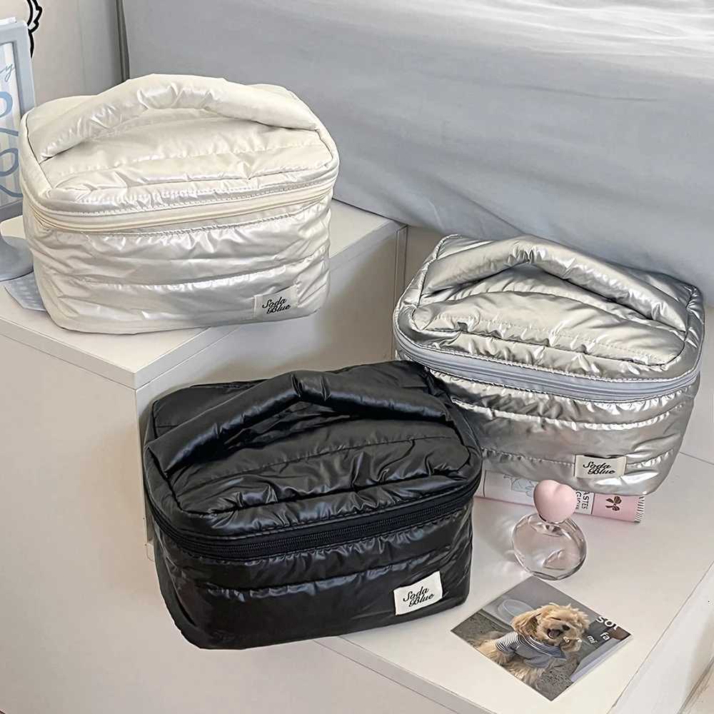 Wholes Large Capacity Waterproof Makeup Handbag Travel Wen Cosmetic Toiletry Storage Pouch Elegant Ladies Square Zipper Bag Y250808