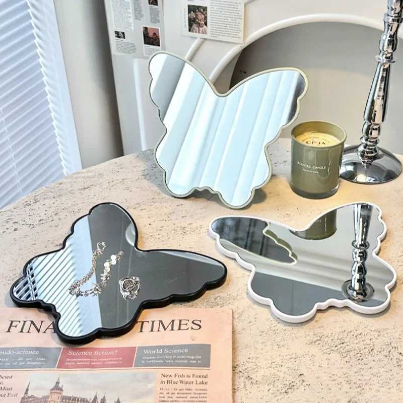 Quality Nordic Cute Mirrors Small Makeup Funky Design Kawaii Girls Mirrors Korean Aesthetic Decorative Mirrors Home Decoration Z250807