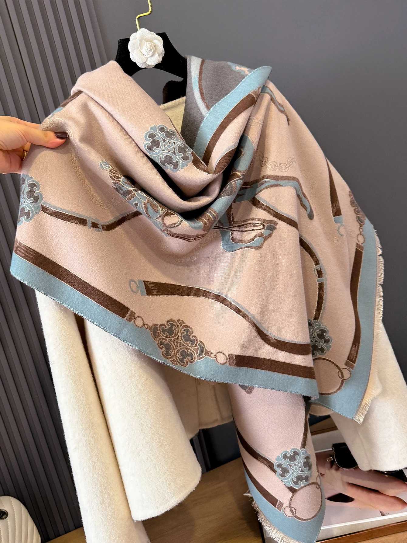 NEW Brand The Horse Design Two-Sided Thickened Pashmina Scarf Blanket Cashmere Short Beard Shawl Winter Keep Warm Female Scarf G250818