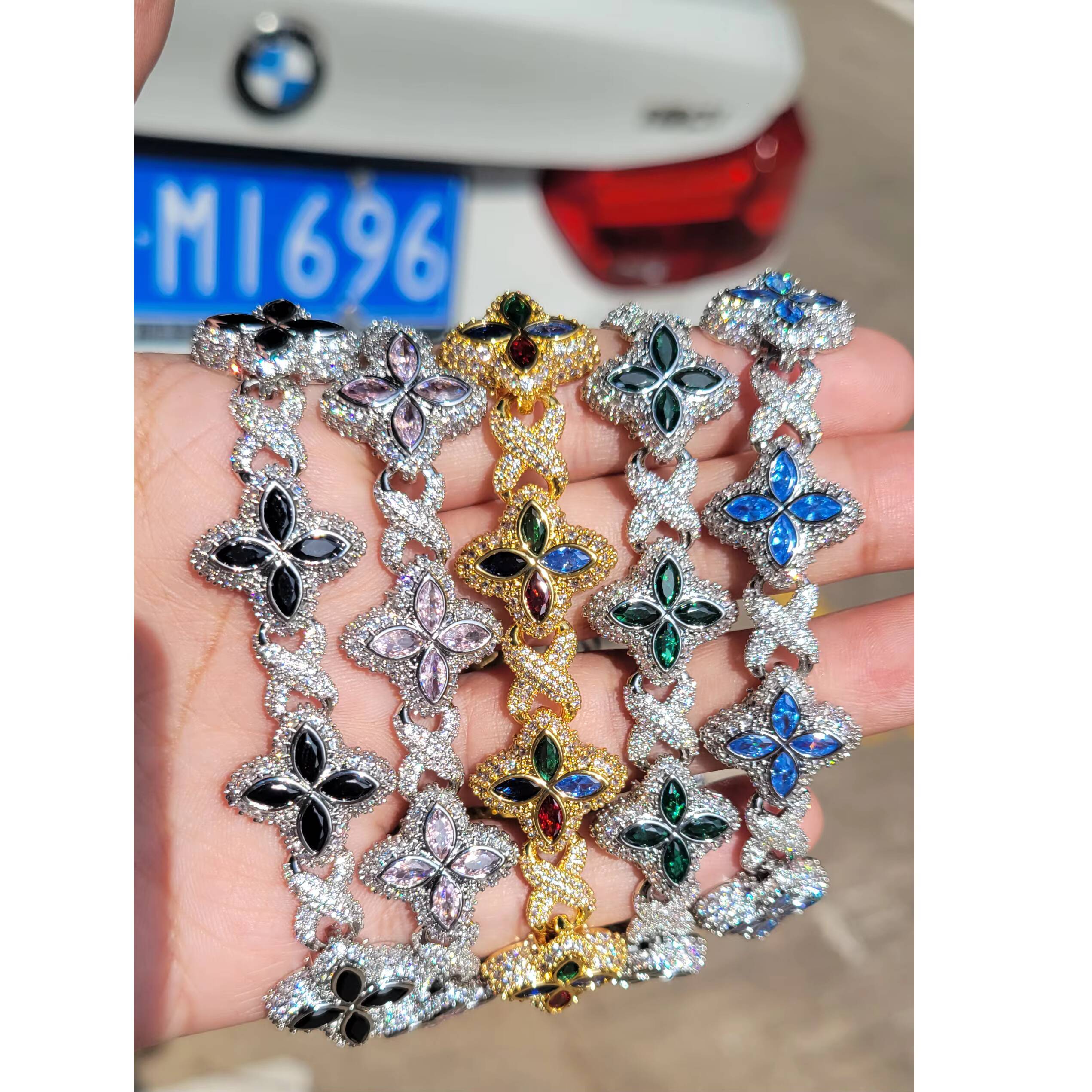 Hip Hop Fashion Bracelet 13mm Brass Blue Silver Colored Diamond Four Leaf Clover Infinity Link for Parties and Lovers