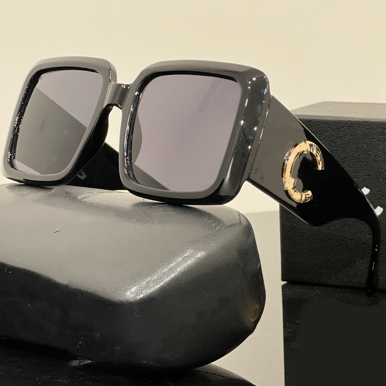 Designer Sunglasses for women eye sunglasses Classics Eyeglasses square frame Outdoor Beach Sun Glasses For women very nice