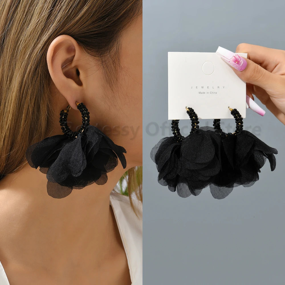 Boho Handmade Flower Petal Decor Dangle Earrings For Women Trend Inlaid Rice Beads Cute Fairy Pendant Elegant Jewelry 250807