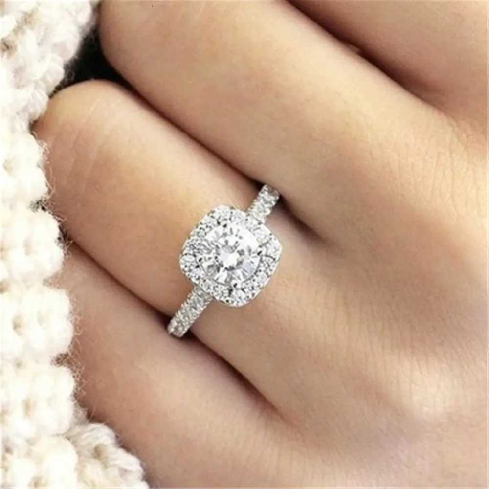 Romantic Vow Sincere Commitment Engagement Rings Exquisite White Drill Fashion Rings Women Wedding Trendy Jewelry Best Gifts Y250808