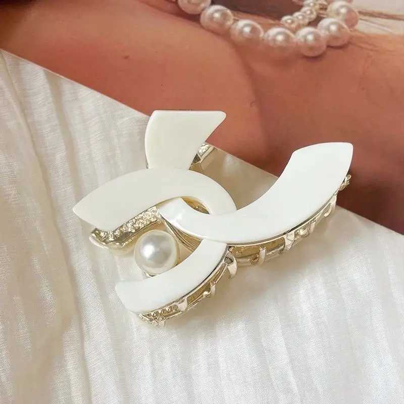 1pc Xiaoxiangfeng Pearl Hair Clip Medium-sized Clip Top Clip Hair Clip Exquisite Hair Accessory Temperament Hair Clip Y250808