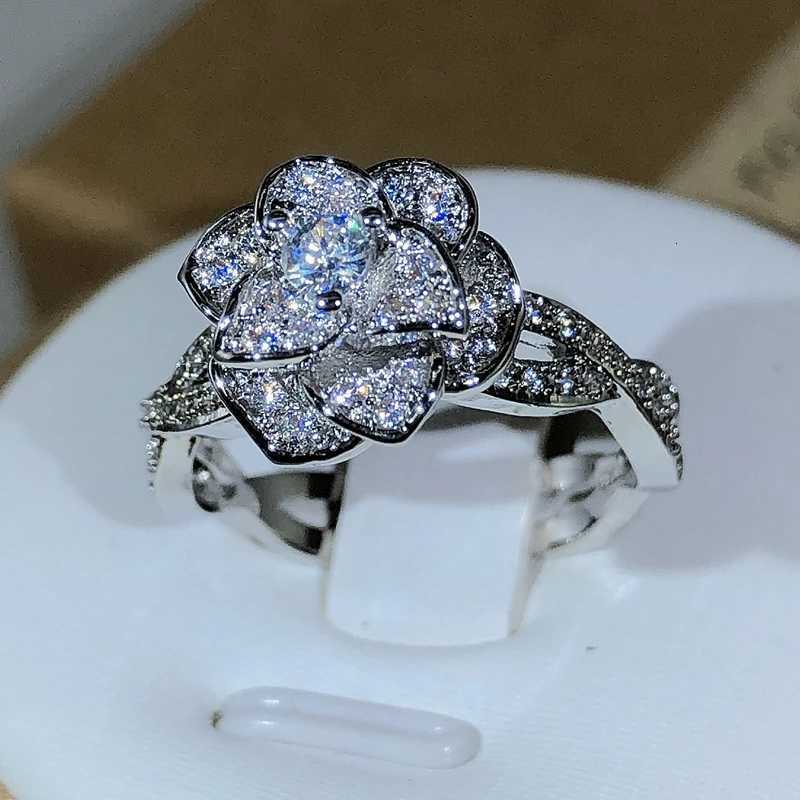 925 Sterling Silver InterTwined Three-Dimensional Rose Ring White Zircon Full Diamond Ring Ladies Temperament Elegant Jewelry Y250808