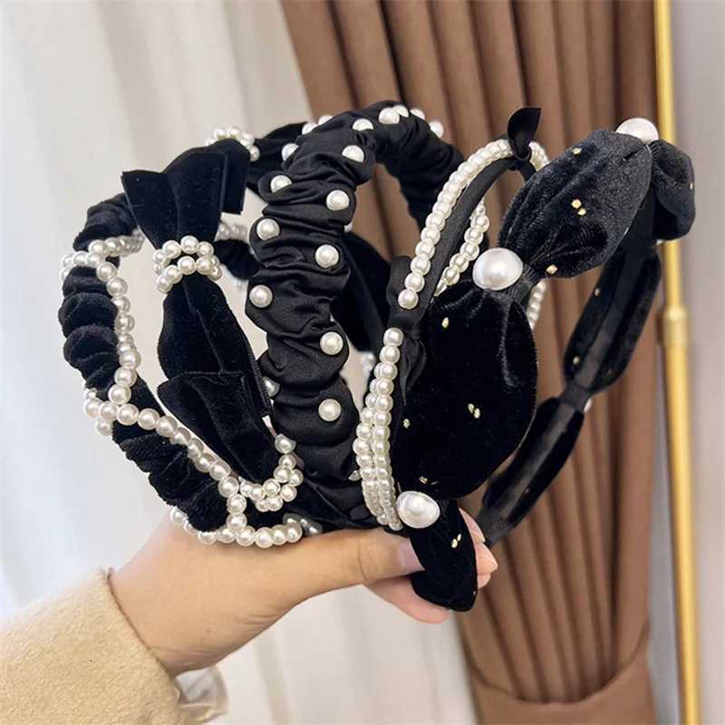 Winter Solid Veet Bezel Wen Girl Broadside Hair Bands Pearl Cross Band Hair Hoop Fashion Black Leather Braided Hair Y250808