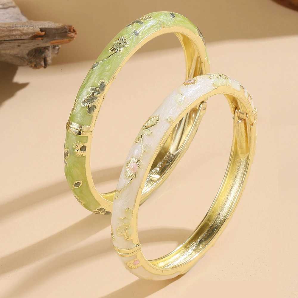 2 Pcs Flower Bracelet for Women Vintage Bohemian Cloisonne Womens Bangles Luxury Jewelry Gifts Z250807