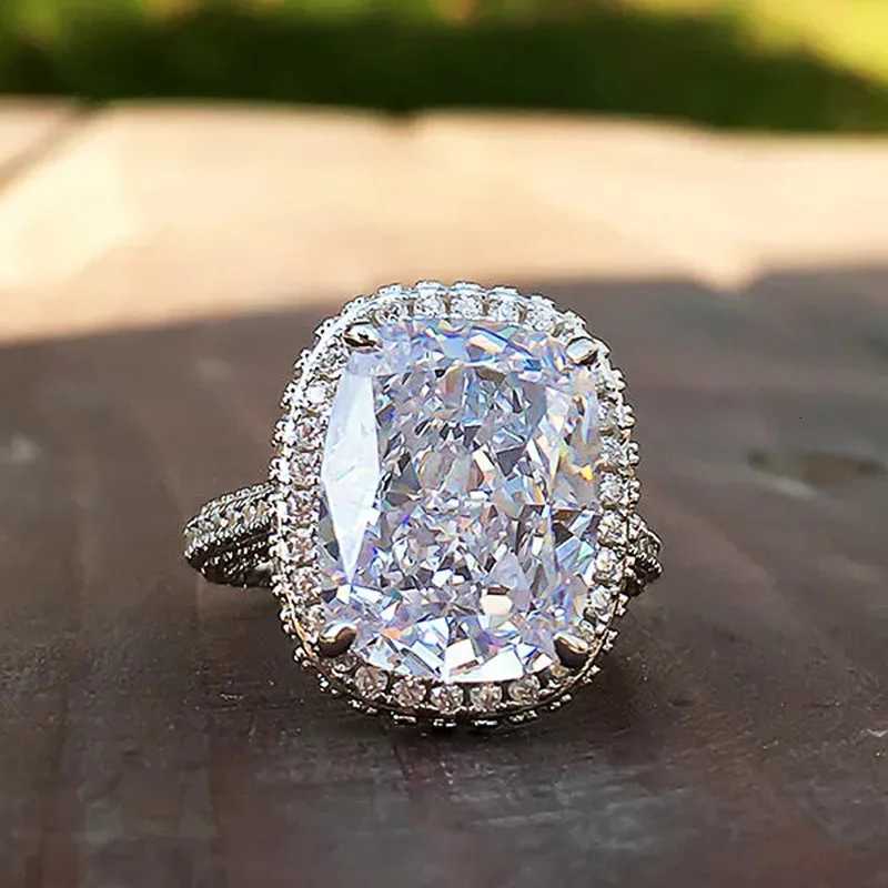 Fashion Female Rings 925 Sterling Silver Shining Big Square 4 Claw Inlaid Zircon Rings for Women Banquet Wedding Jewelry Gift Y250808