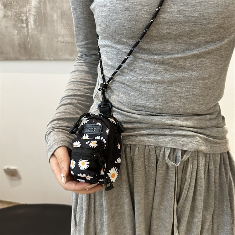 Mini Lipstick Earphone Small Bag 2025 New Trendy Fashion Pendant Designer Bag Bag Niche Design Free Delivery To Your Door Fabric Luxury Bag Single Sho