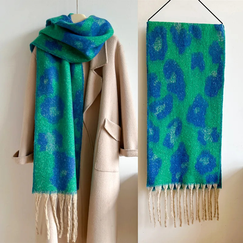 Autumn Winter Cashmere Scarf Men Women Thickened Warm Elegant Neckerchief Leopard Print Soft Long Tassel Scarves 250807