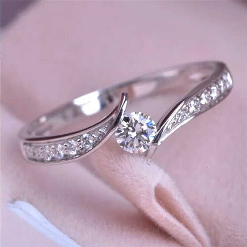 925 Sterling Silver Engagement Wedding Rings for Women Round Cubic Zirconia Simple Elegant Female Accessories Fashion Jewelry Y250808