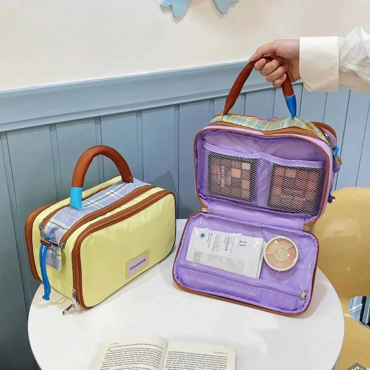 Portable Large Capacity Collision Color Makeup Bag Travel Toiletry Bag Storage Multi-Functional Cosmetic Bag Handbag Organizer Y250808