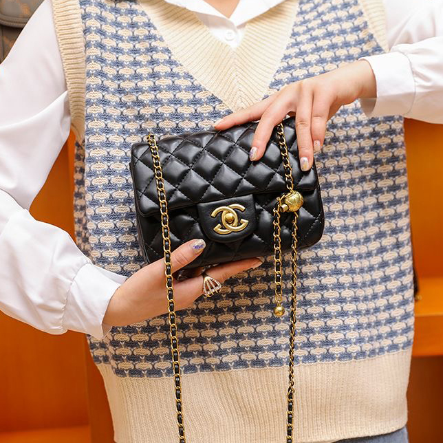 Designer bag classic shoulder bag black crossbody bag diamond grid bag iconic double letter lock mini bag metal golden ball chain women's banquet