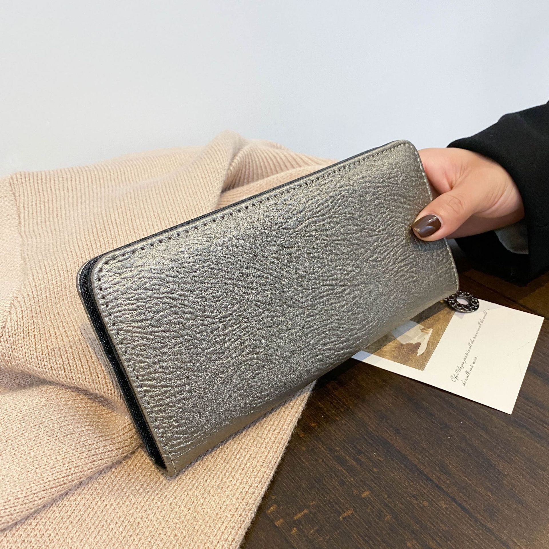 Luxury Brand Designer Bag New 2024 Punk Studded Skull Women's Wallet Long Large Capacity Coin Purse Multi-Card Slot Fashion Wallet