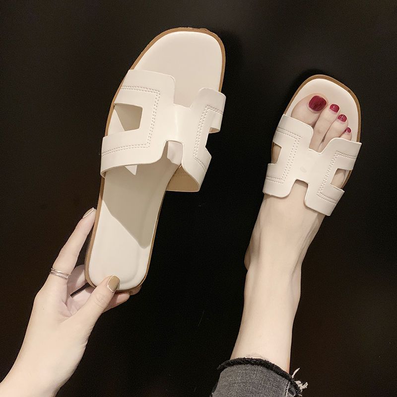 Designer slippers classic slippers women's summer flat bottom fashion new style of sandals for outdoor wear beach travel shoes one-piece slippers