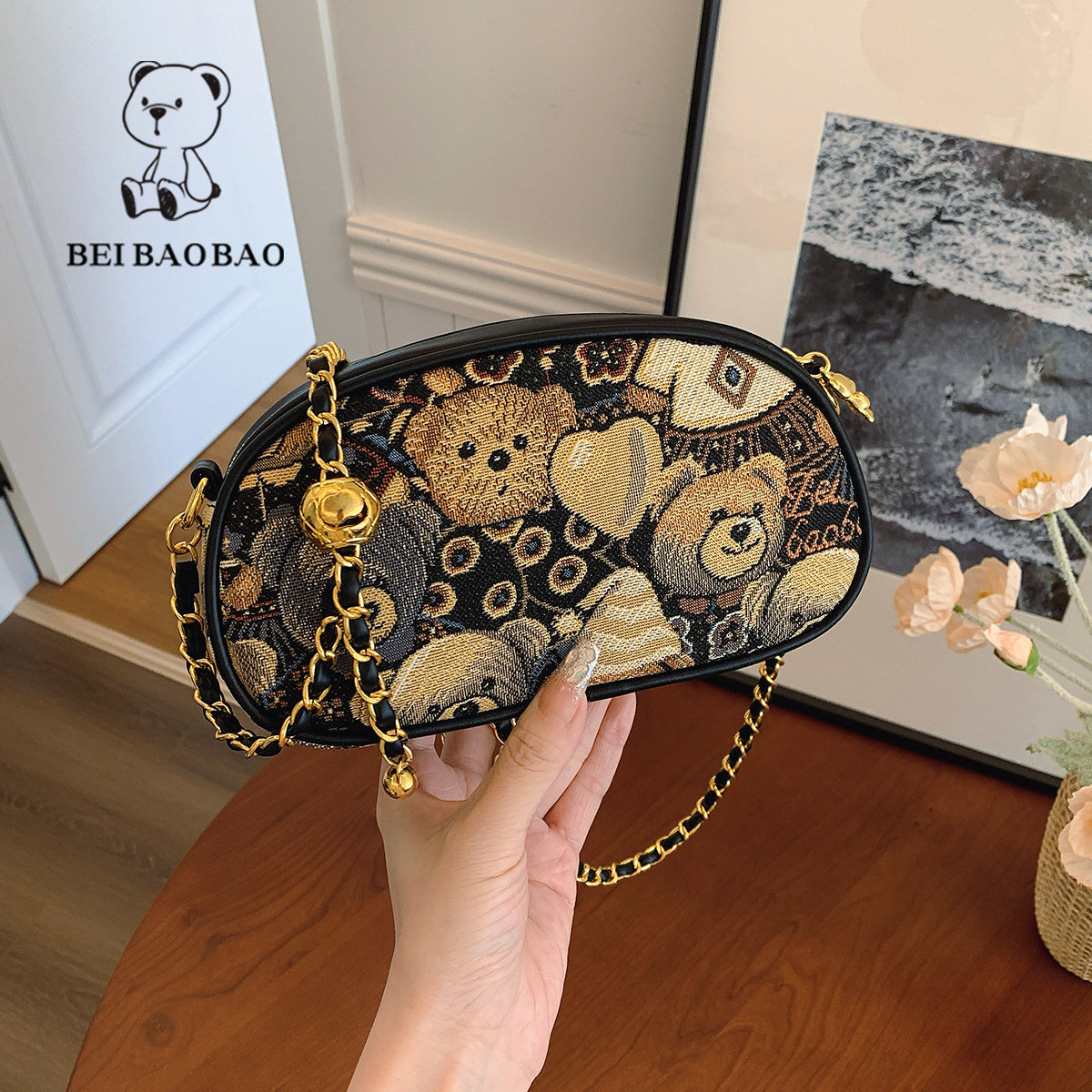 2025 New Chain Embroidered Bear Canvas Small Round Fashion Single Shoulder Crossbody Bag ddmymoon