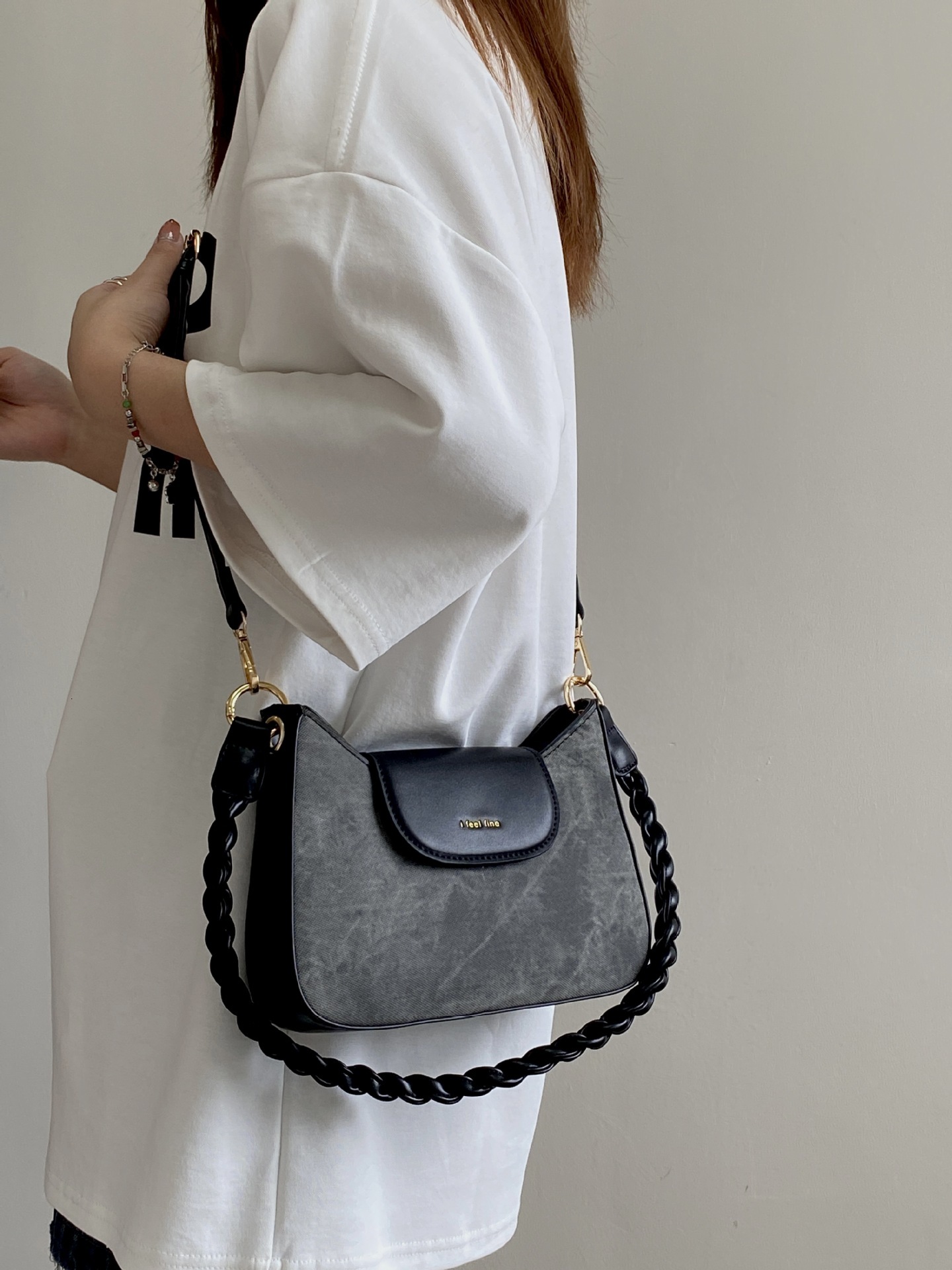 Free Shipping Designer Bag 2025 Niche Design New Women's Bag Spring Summer Retro Versatile Underarm Bag Color Luxury Bag Block Single Shoulder Cr