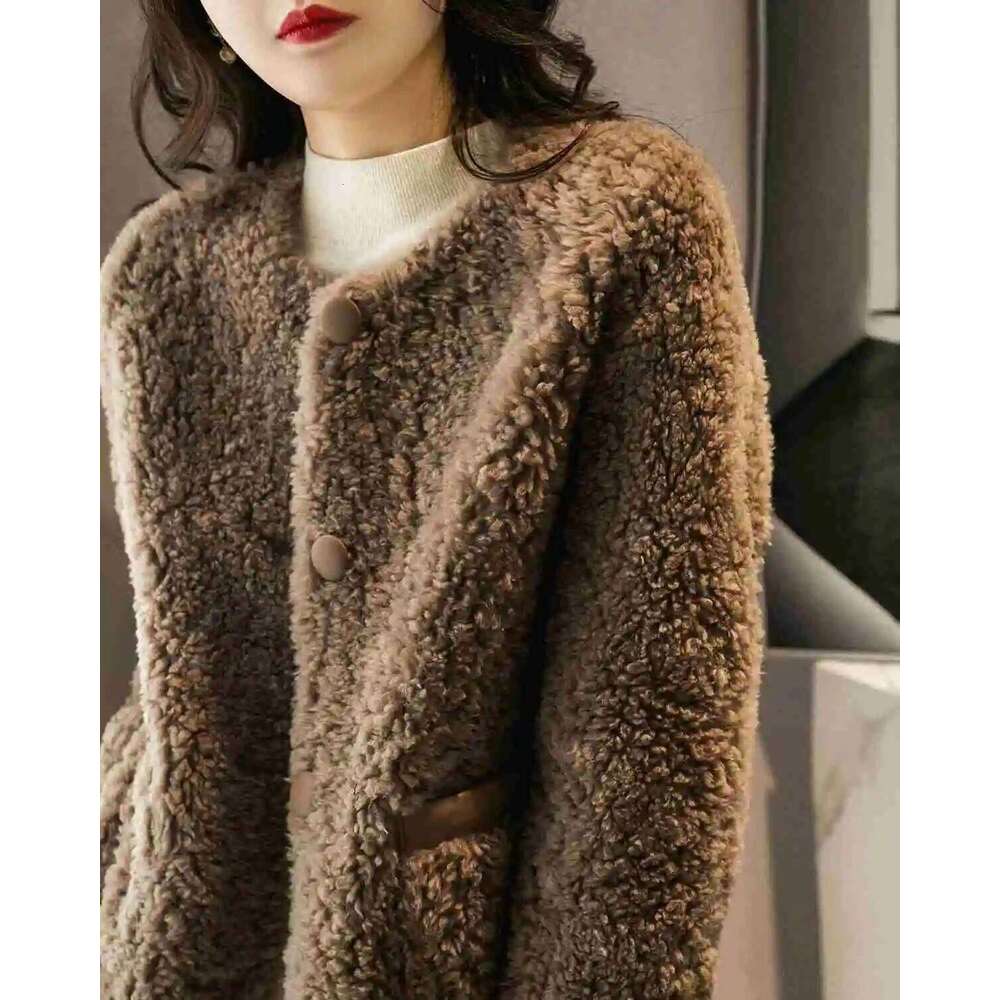Women Autumn Winter New Outerwear Warm Particle Plush Short Jacket Fur Integrated Lamb Wool Trend Coats