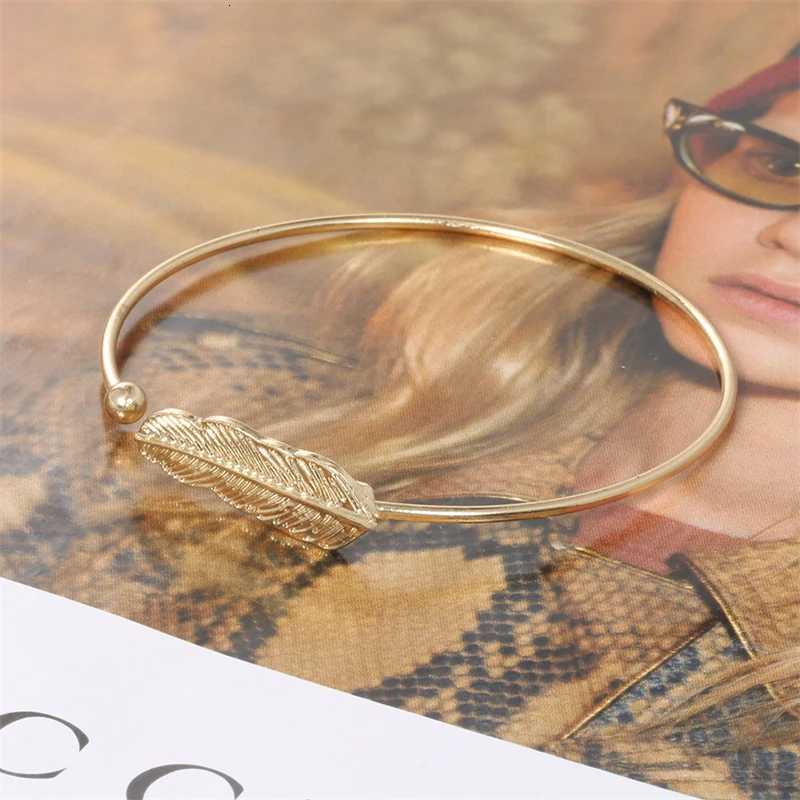 oun Cuff Womens Bangles Gold Color Metal Feather Shape Adjustable Open-Bangle Punk Fashion Hip Hop Style Wrist Jewelry Pulseras Z250807