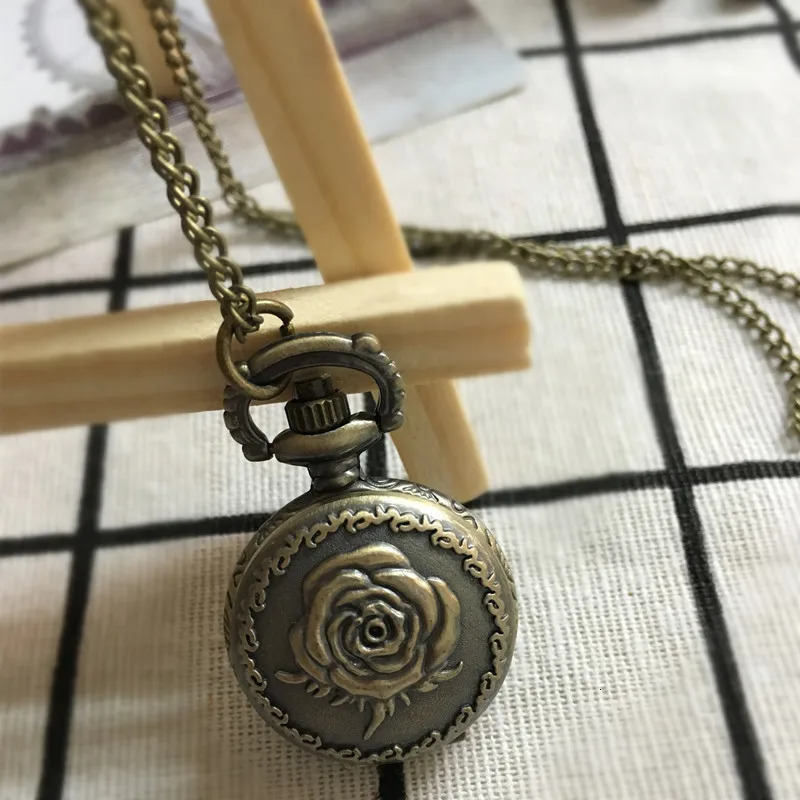 Vintage Fashion Relief Rose Pocket Watch Bronze Color Quartz Watch On Chain Watch Necklace Woman Birthday Gifts 250807