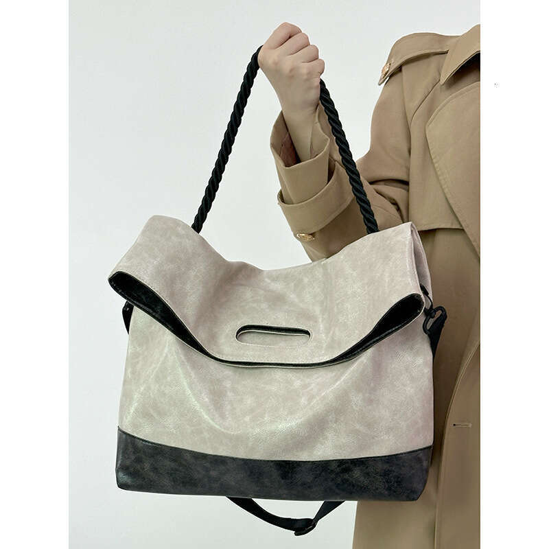 Tote 2025 New Large Capacity bags Tote for Women Students Luxury Commuting Handbag Shoulder Designer Underarm Casual Crossbody Bag