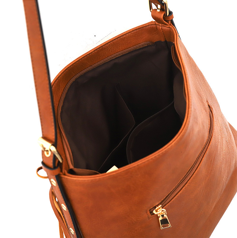 2025 New Women's Designer Handbag European And American Style Casual Large Capacity Rivet Shoulder Crossbody Bag Handheld Tassel Bag Fashion Bag 