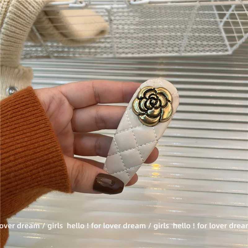 New PU Leather Camellia Hair Clips Vintage Bowknot Hairpin Cute Girls Barrettes Fashion Side Clips Geometric Simple Plaid Clip Y250808